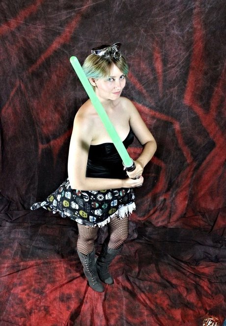 Avalon Zuercher art model pic