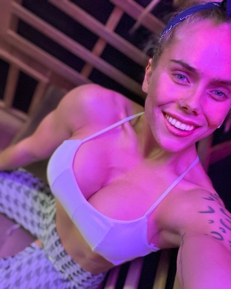 Mel With The Dreads pornographic actress image