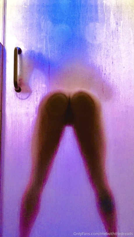 Mel With The Dreads naked actress image