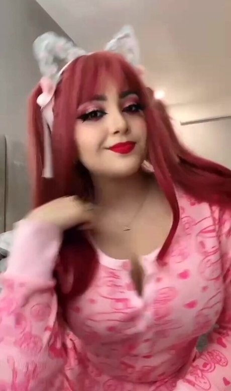 AriGameplay model pornographic image