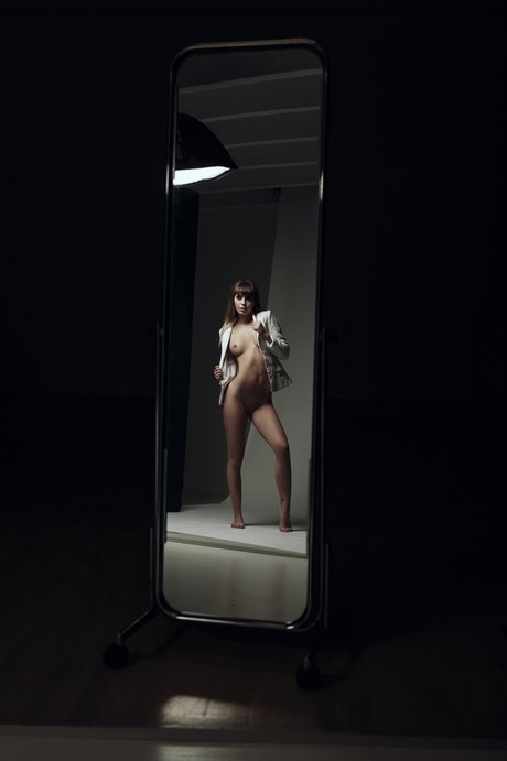Michela Elley naked star photo
