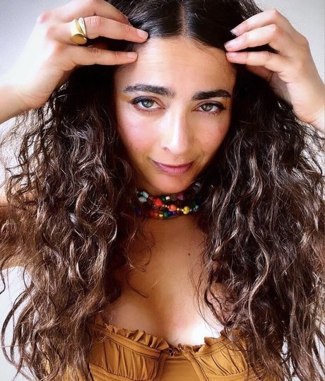 Alexi Pappas perfect actress images