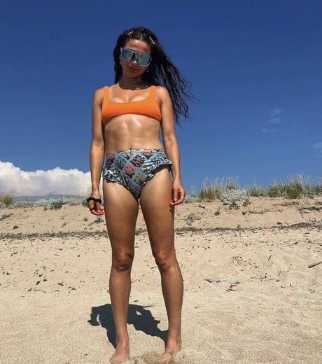 Alexi Pappas pornstar pretty galleries