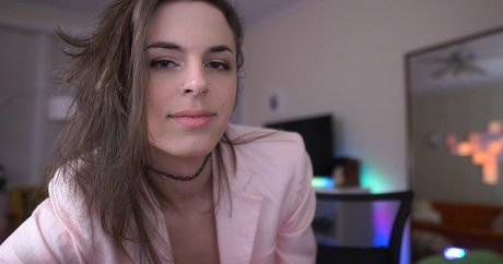 Sophie Lovely nude star archive