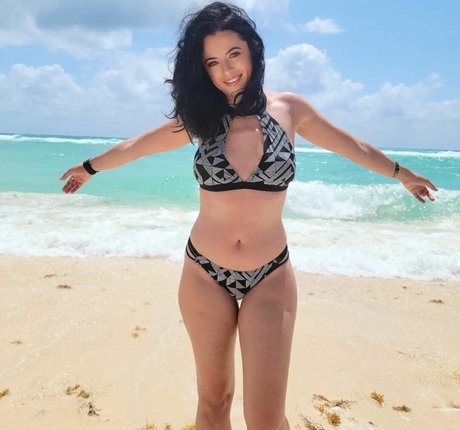 LunaLux ASMR adult actress pics