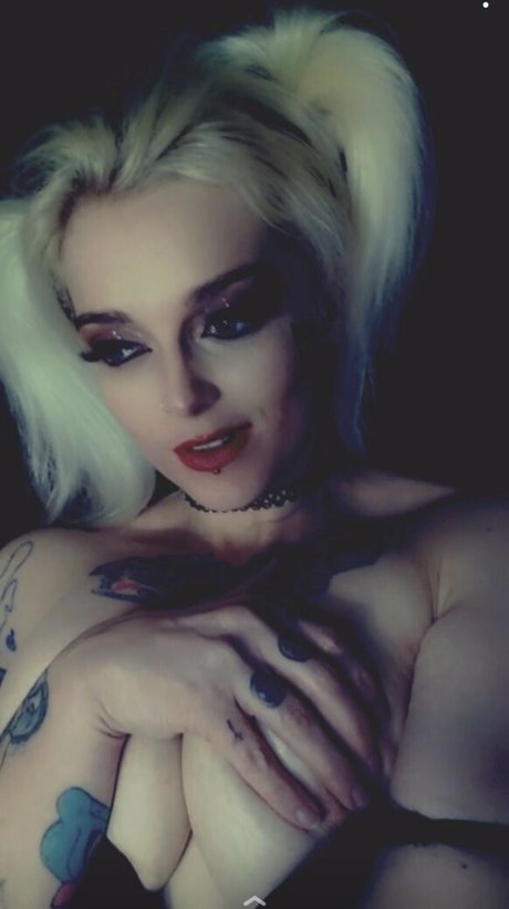 Gothicsushii xxx model archive