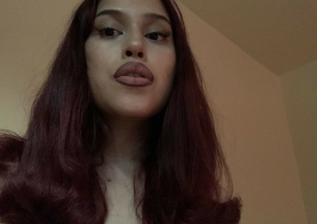LaMoneyDiosa naked model archive