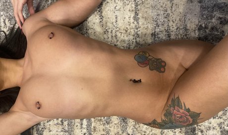myamassimi nude model photos
