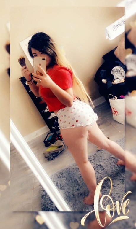 Missthi2 model adult image