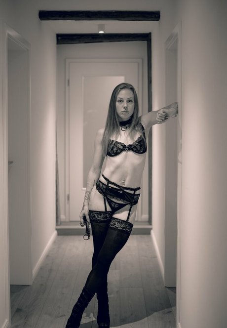 x nicht interessiert x nude actress picture