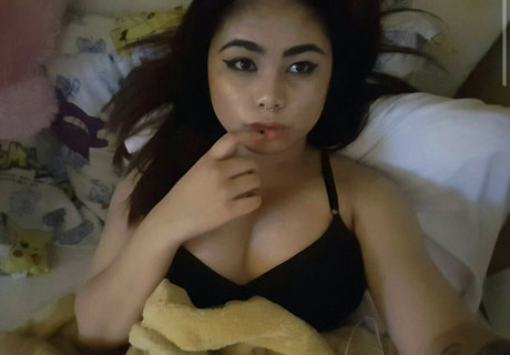 xstarmiya pornstar exclusive pictures
