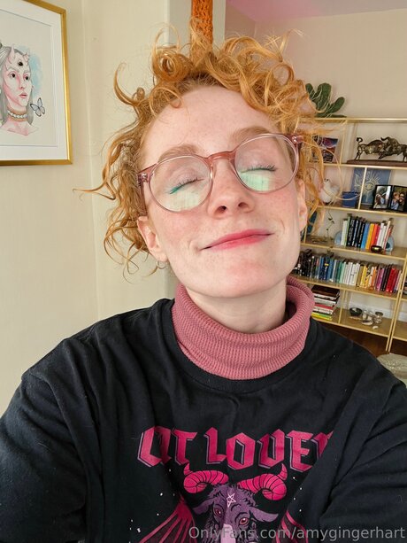 Amygingerhart model pornographic picture