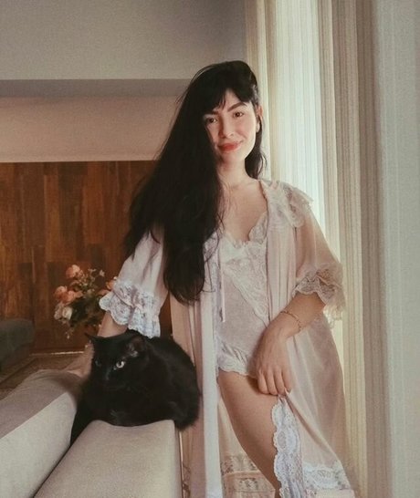 Becca Frances art star photos