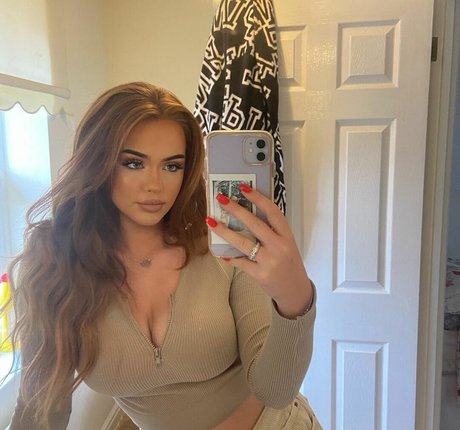 Neave Dare xxx pornstar pics