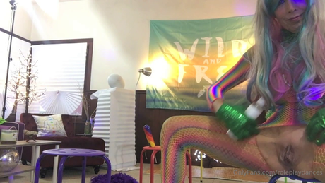 Role Play Dances nude model pic