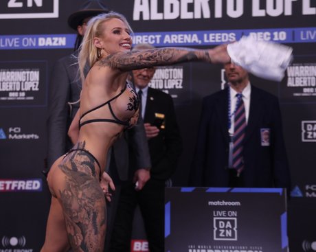 Ebanie Bridges pornographic model pictures