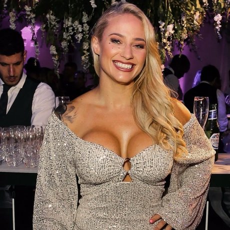 Ebanie Bridges star sex galleries