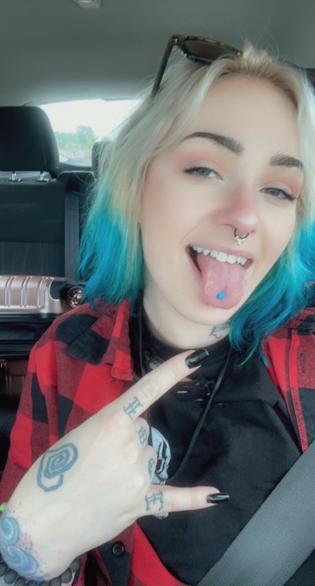 Claire Lavey profile image