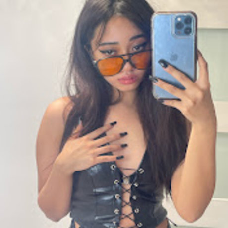 Sgirlmona pornographic model picture