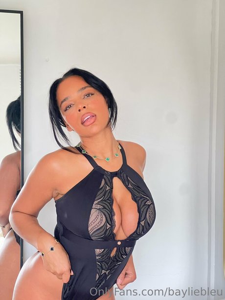 Bayliebleu star nude photo