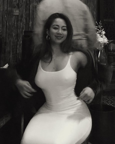 Dajin erotic actress picture