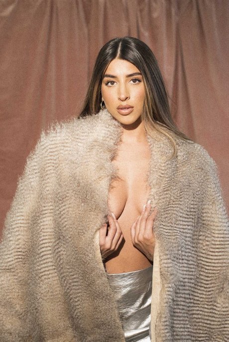 Shannon Singh erotic model images