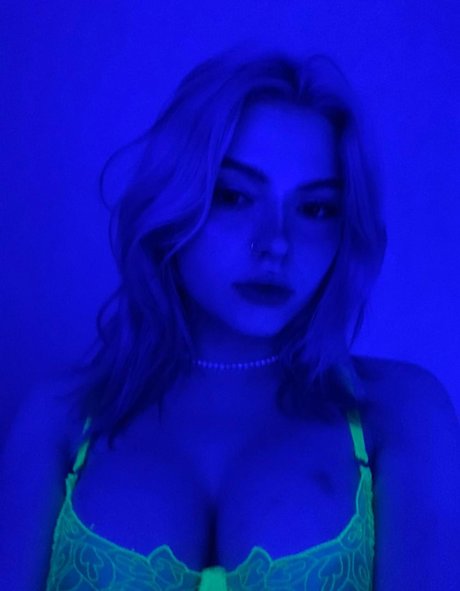 blonde midget onlyfans top images