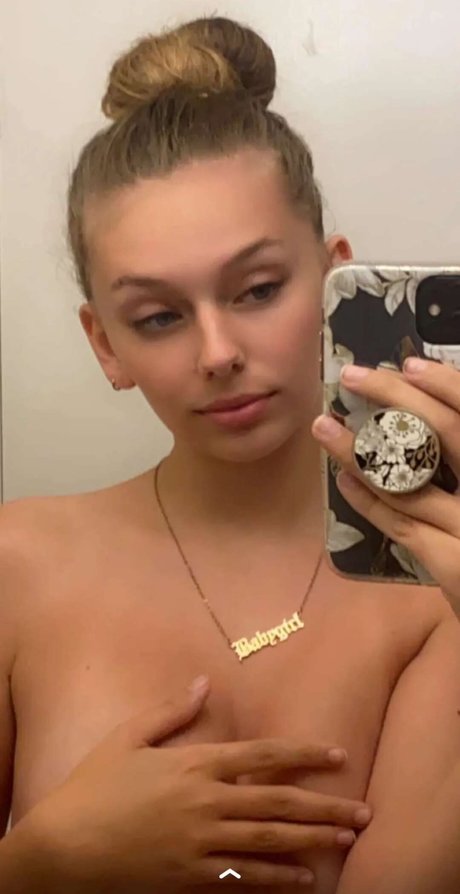 Lydia Renae high quality pornstar img