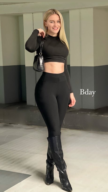 blonde wife onlyfans sexy nudes images