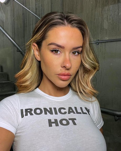 Lacey Montgomery sex model galleries