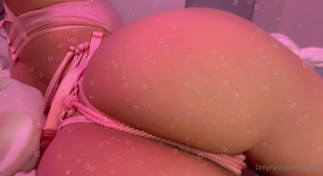 AHRA REI star pretty pictures