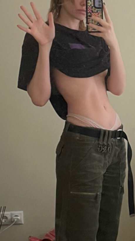 Kira Rausch sexy actress image
