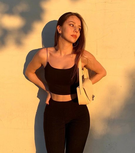 Sinem Ozgur star adult pic