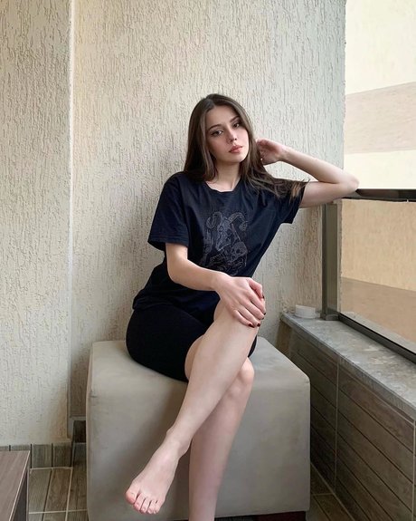 Sinem Ozgur model erotic photo