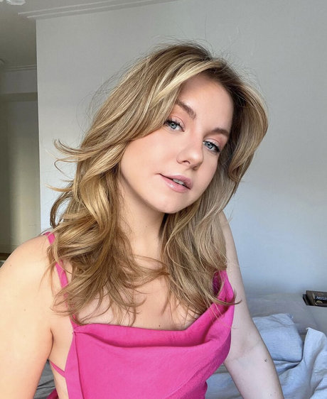 Kel Missesvlog model naked picture