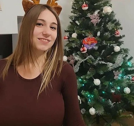 Yonia naked model galleries