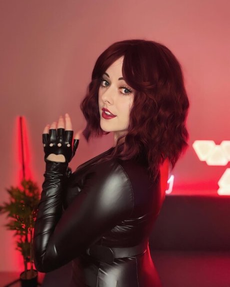 Juicyiris pornstar top photo