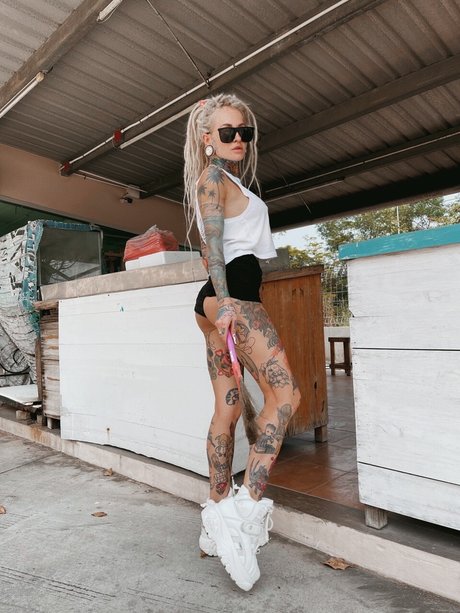 Bantikboy model porn gallery