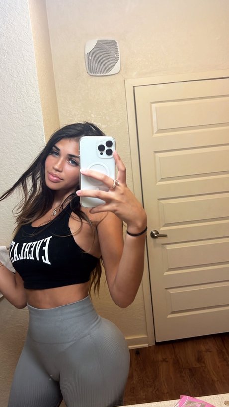 Adeline Bri top pornstar image