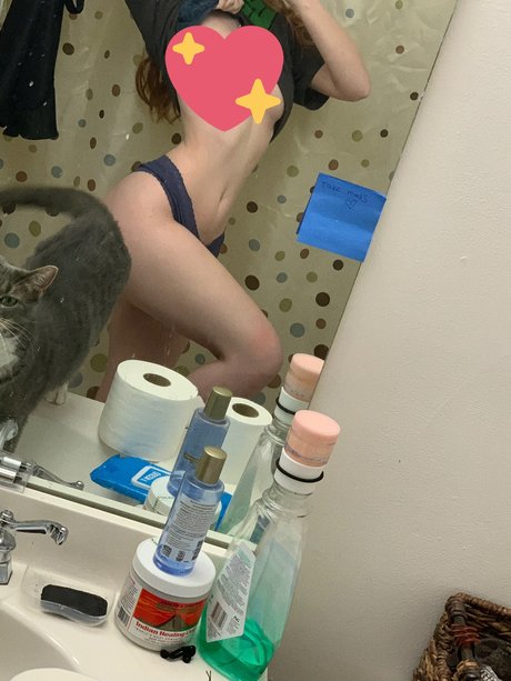 Initialelon pretty pornstar image