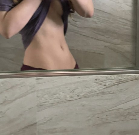 Initialelon sex model pics