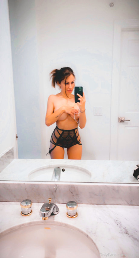via oc star naked pic