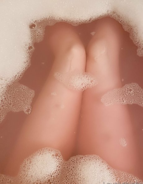 lovelythighs model xxx pic