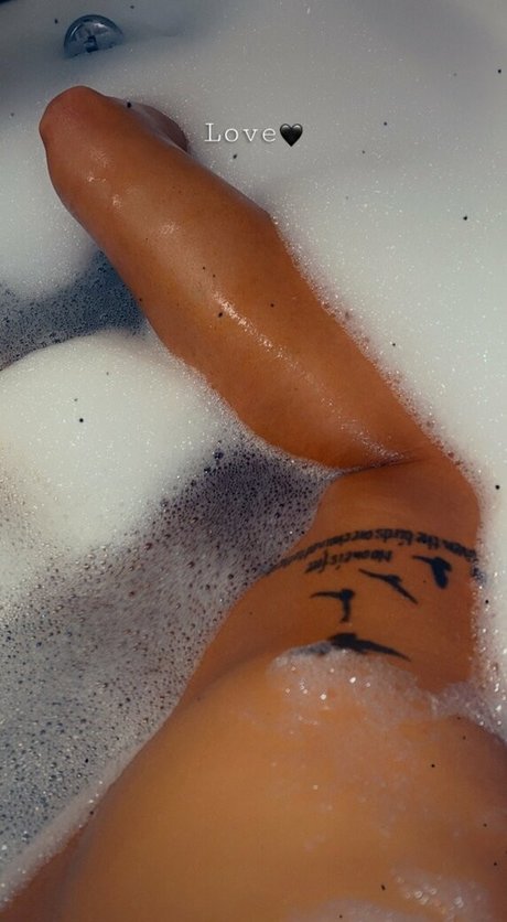 dontbaeme model hot pics