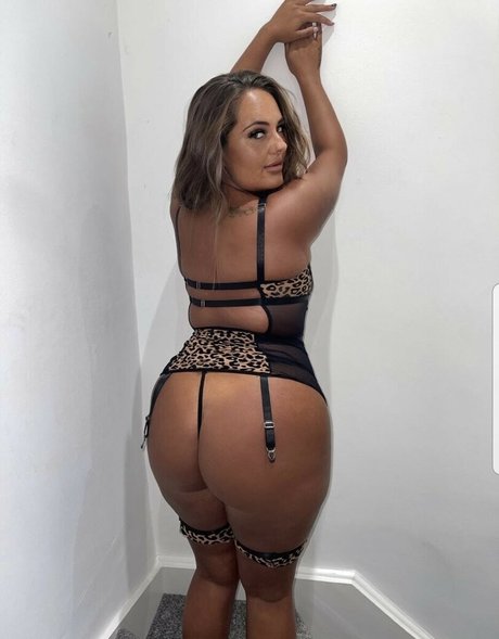 Chelseasky naked model pictures