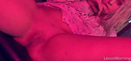 Lexi Morning sexy actress img