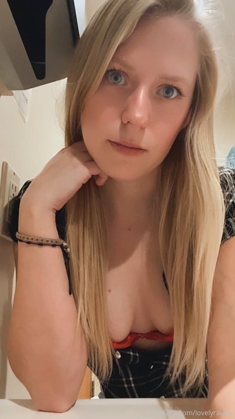 Lovely Rae star naked gallery