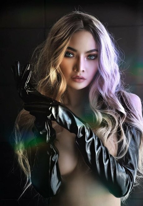 Ploytiger erotic model images