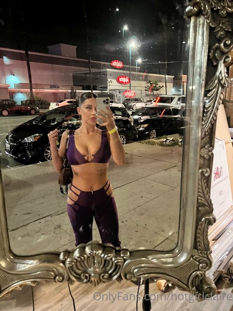 Submissive Skylar top profile image