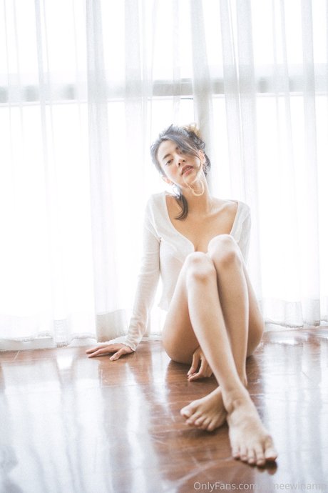 Win Amp star nude image
